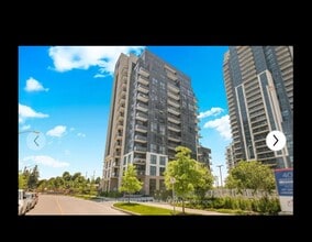 Building Photo - 10 Meadowglen Pl