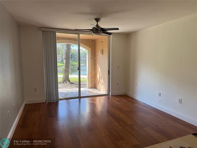 Foto del edificio - 4836 N State Rd 7
