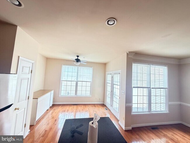 Foto del edificio - 225 Deer Meadow Ln