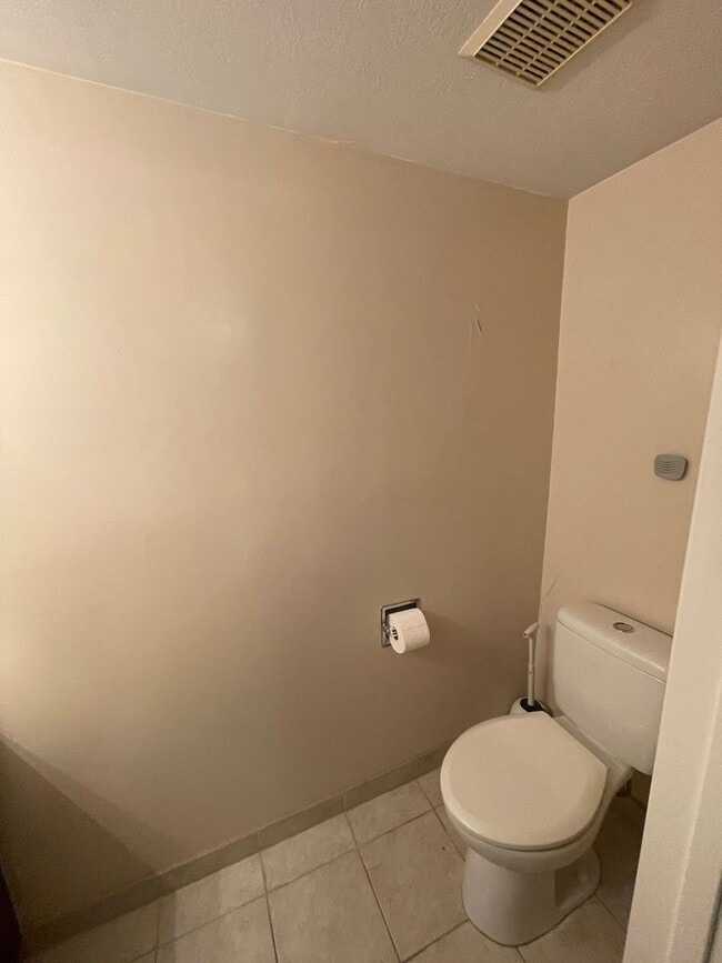 Building Photo - 785-787 S 200 E