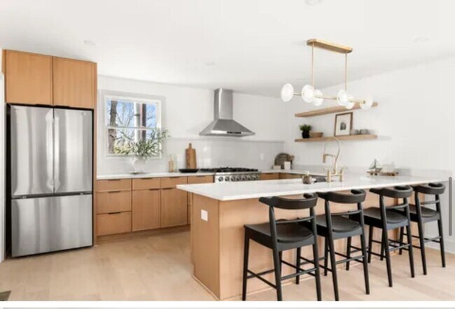 Building Photo - Modern Elegance in the Heart of Nashville ...
