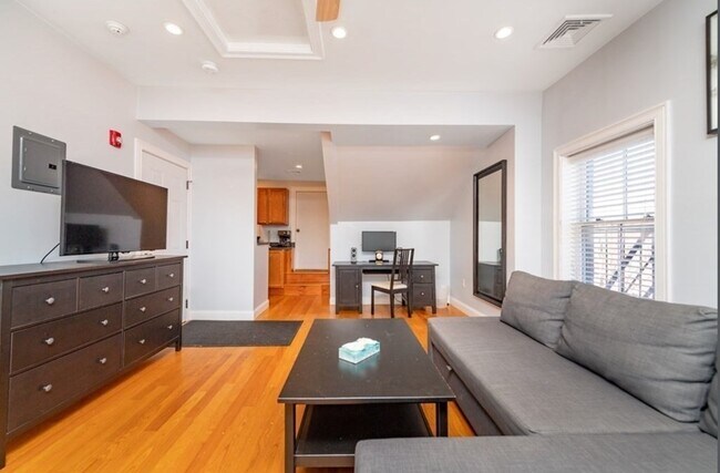 Foto del edificio - 627 Tremont St