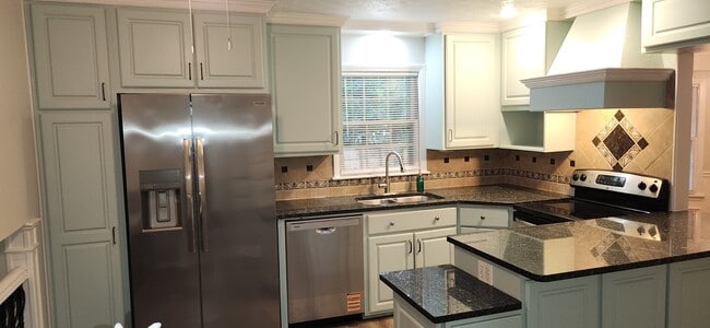 Kitchen - 1447 Ridgeland Ct SW