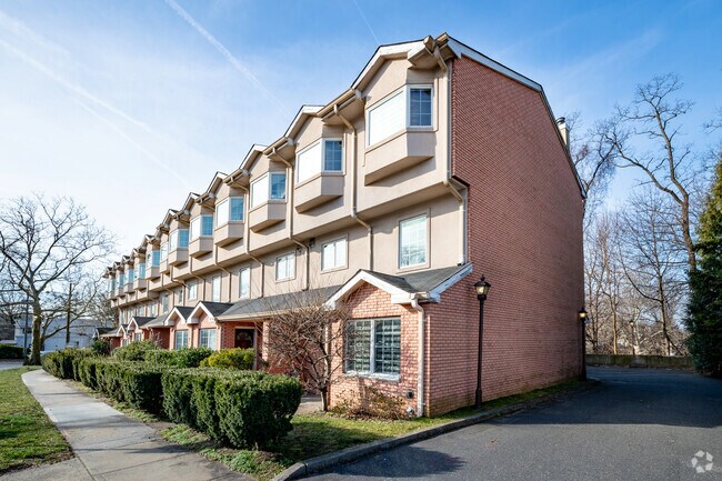 Foto del edificio - 391 Great Neck Rd