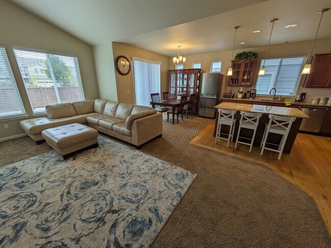 Building Photo - 9546 6th Way SE Lacey WA 98513