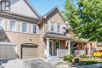 Building Photo - 32 Tansley Crescent