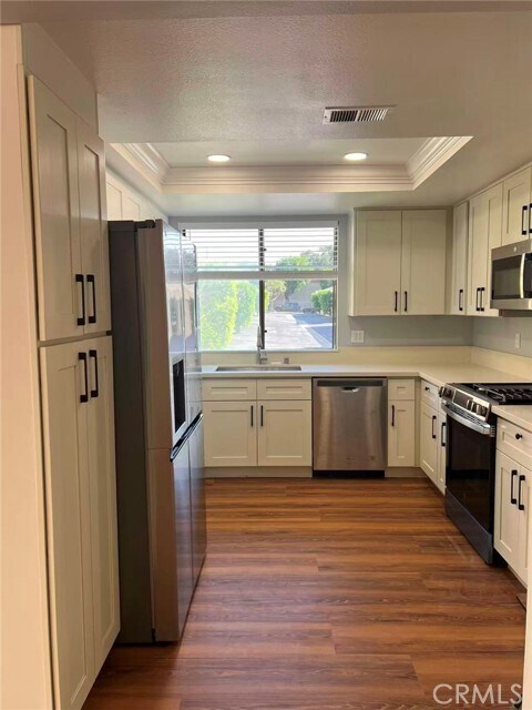 Foto del edificio - 239 Linwood Ave