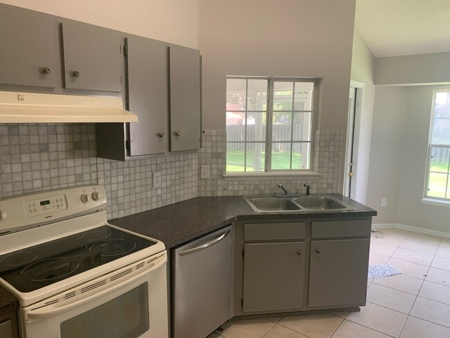 Building Photo - 3 bedroom 2 bath home in Mentone