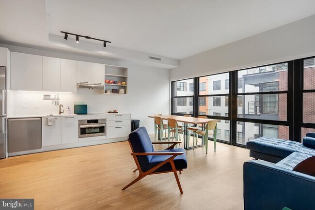 Foto del edificio - 1625 Eckington Pl NE