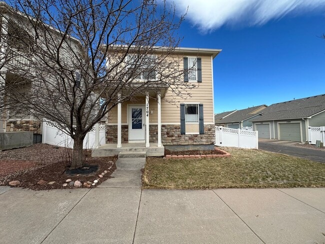 3 Bed 3 bath house in Spring Creek! - 3 Bed 3 bath house in Spring Creek!
