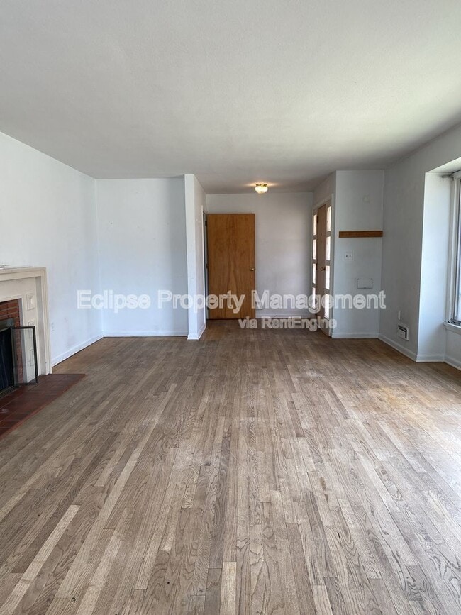 Building Photo - 102 Poncha Ave