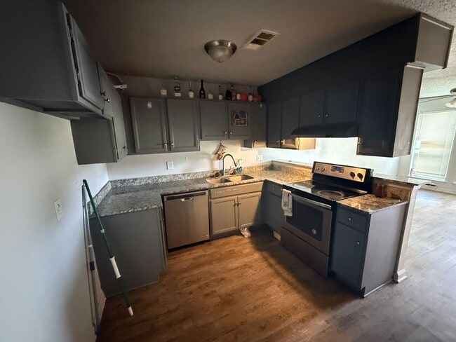 Foto del edificio - 4959-4965 Miller Ave