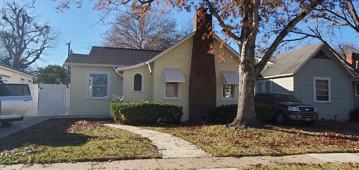 Frente - 1934 McKinley Ave