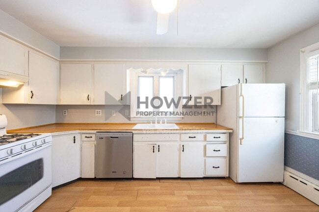 Photo - 19 Illinois St House