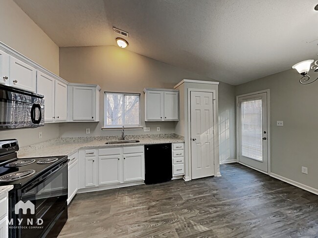 Building Photo - 6902 Kentucky Derby Dr