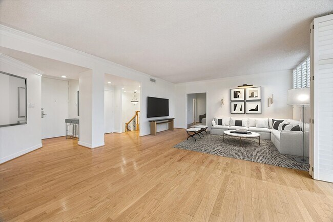 Building Photo - 21 Briar Hollow Ln
