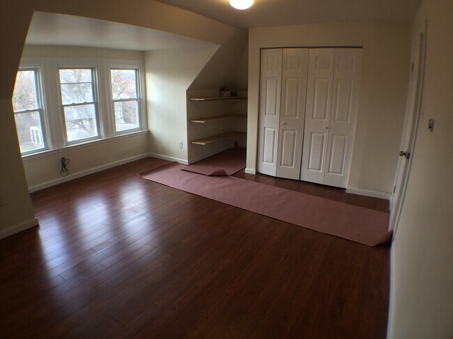 Bedroom - 5647 Hampton St