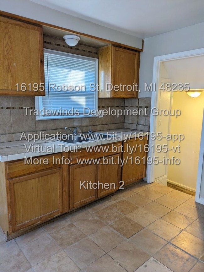 Building Photo - 16195 Robson 3bed/1bath with eat in kitche...