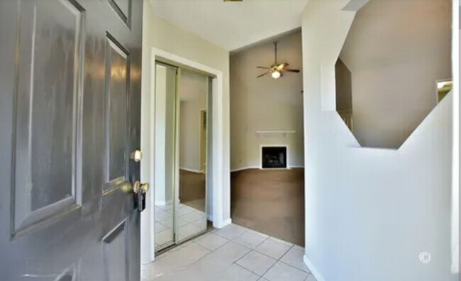 Foto del edificio - 3 Bedroom 2 Bath- back yard covered patio