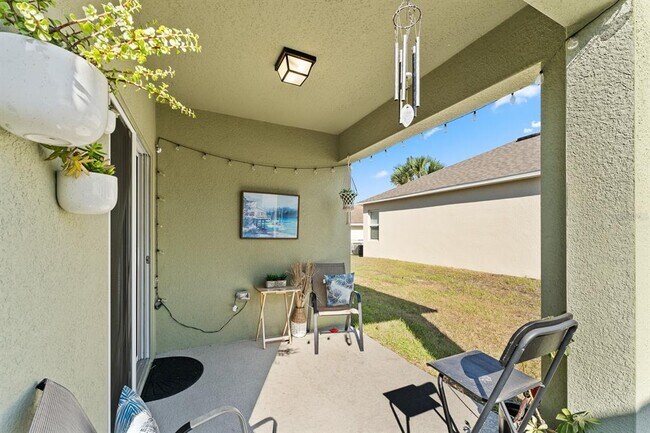 Building Photo - 242 E Main St