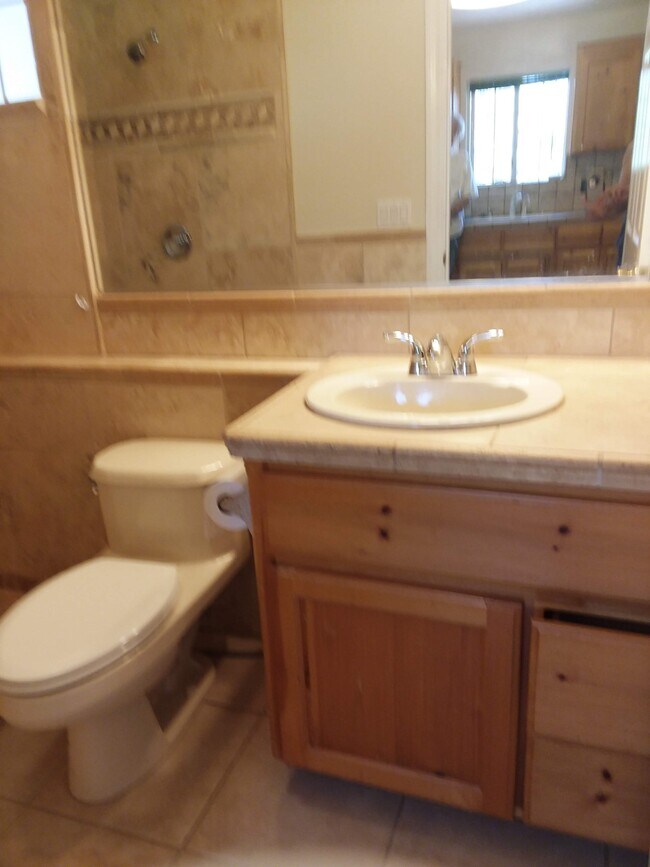 Foto del edificio - 770 Haines Ct
