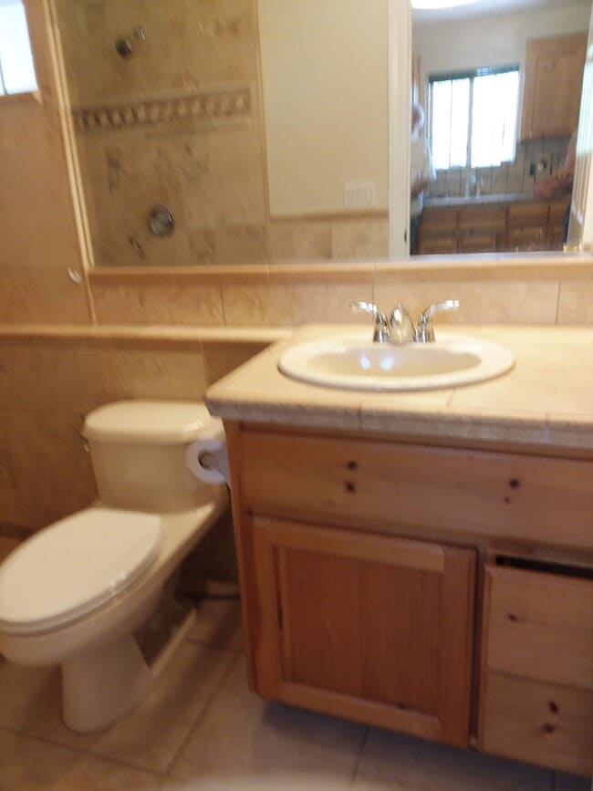Building Photo - 770 Haines Ct