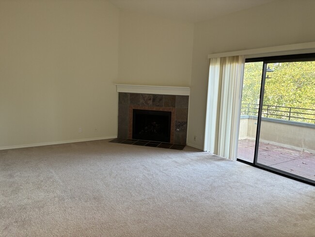 Building Photo - 6043 Joaquin Murieta Ave