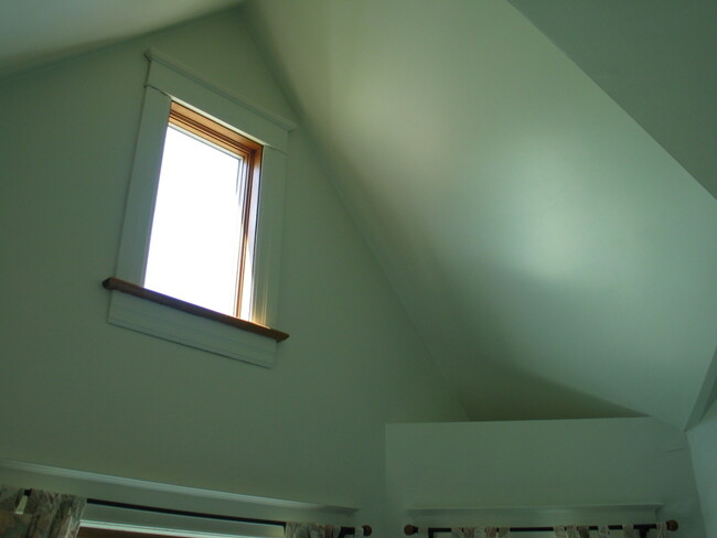 Two story Ceiling in LR - 814 N Congress St