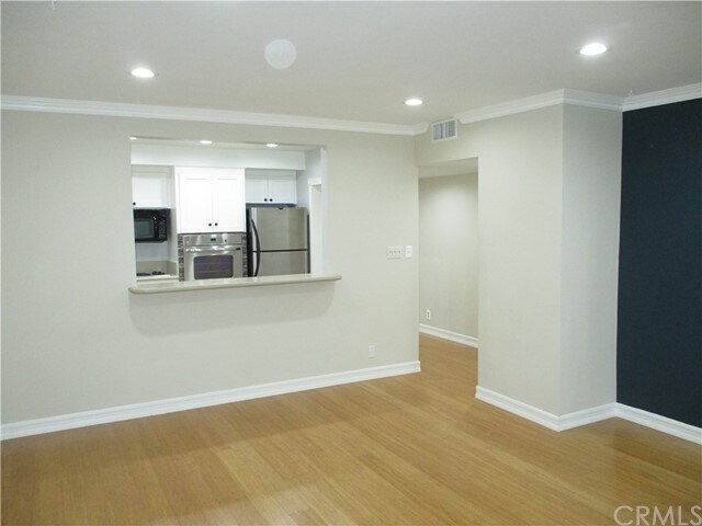 Foto del edificio - 1360 Shadow Ln