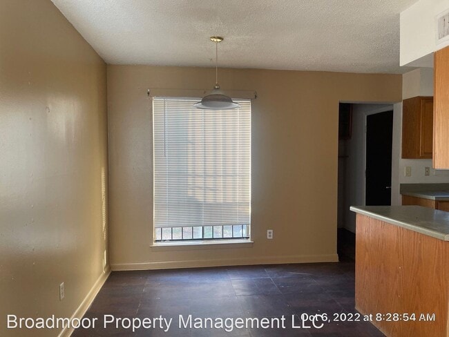 Building Photo - 2 br, 1.5 bath House - 3624 Orange Blossom...