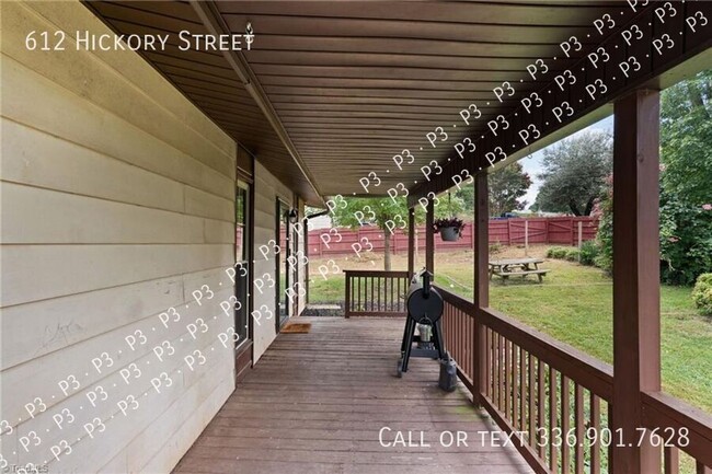 Building Photo - Charming 2-Bedroom Home in Quiet Small Tow...