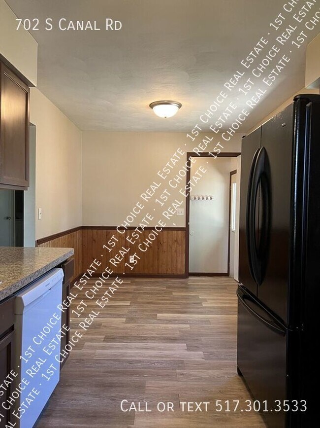 Foto del edificio - 2-BDR 1-BTH Duplex - West Lansing - Grand ...