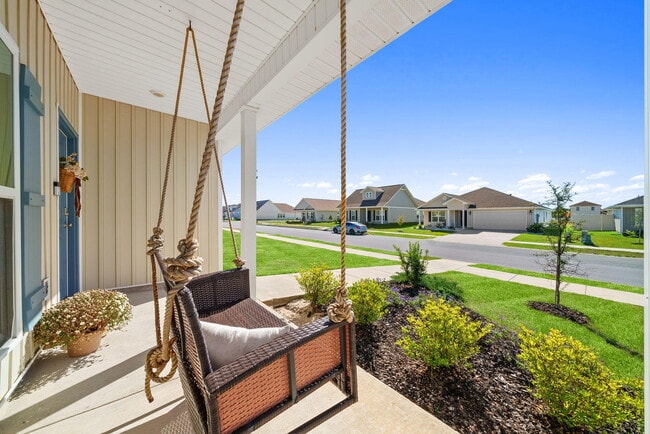 Building Photo - 39 Bluebeech St