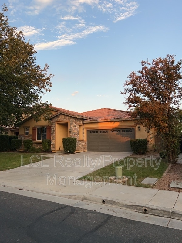 Building Photo - 30364 Skipstone Way