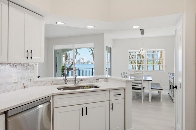 Foto del edificio - 3255 NE 184th St