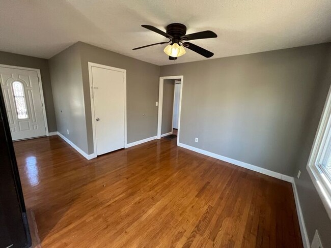 Foto del edificio - 5830 Walnut Grove Rd