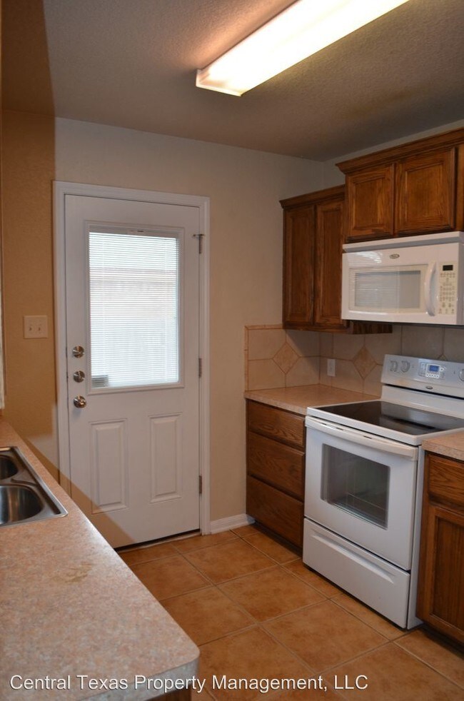 Building Photo - 1512 Nicholas Cir