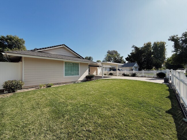 Foto del edificio - 5932 Cahill Ave