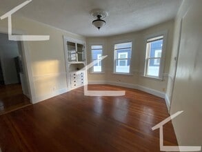 Building Photo - 46 Montfern Ave