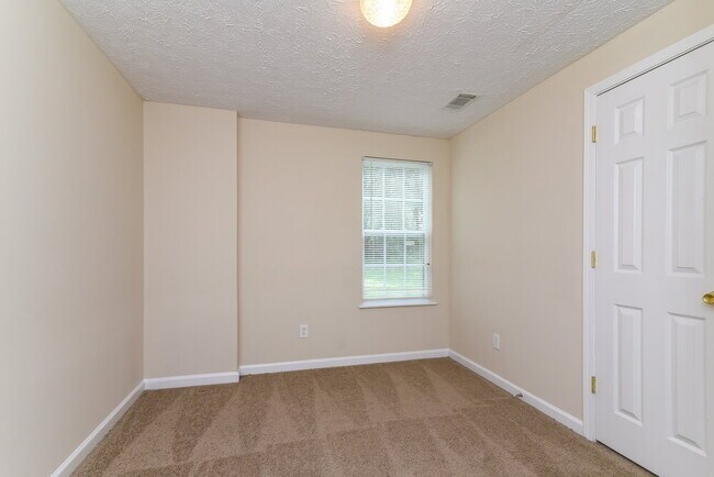Foto del edificio - 9670 Crestview Terrace