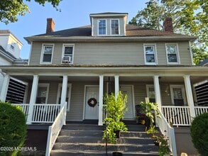 Building Photo - 1022-24 Sewall Ave