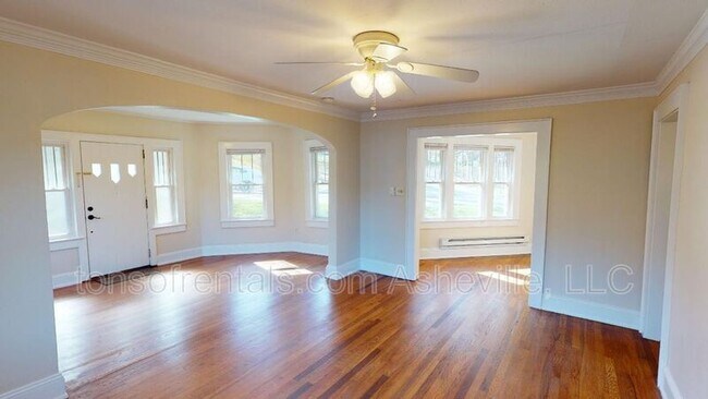 Building Photo - 3 Gables Pl