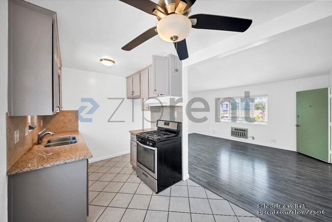 Building Photo - 837 S Sierra Vista Ave