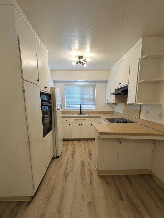 Foto del edificio - 1726 Sequoia Ave