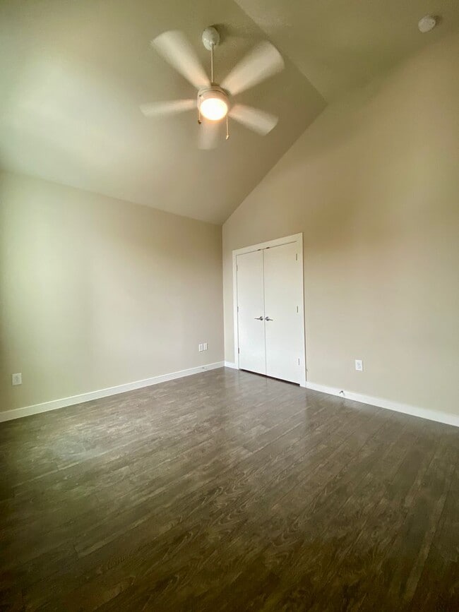 Building Photo - Beautiful Home Move in Ready Located minutes from Southtown!