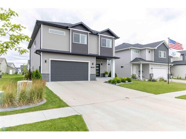 Foto del edificio - 1058 Ashley Dr W