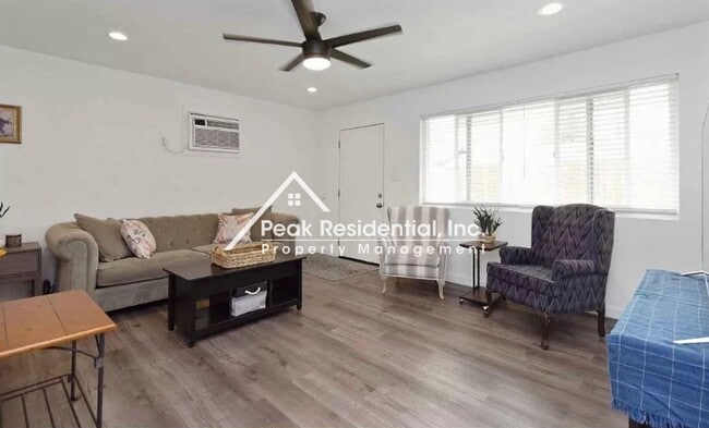 Building Photo - Updated 2bd/1ba Duplex In The Arden Area
