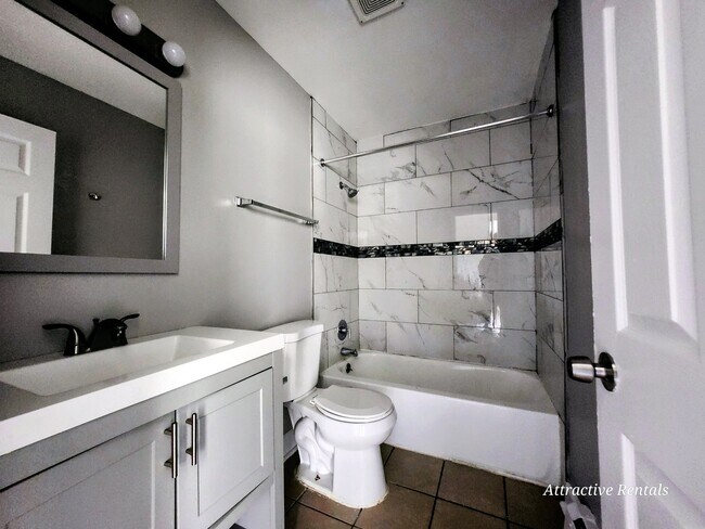 Foto del edificio - 21907 Jeffrey Ave