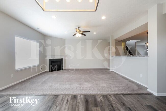 Foto del edificio - 380 Thunderwood Dr