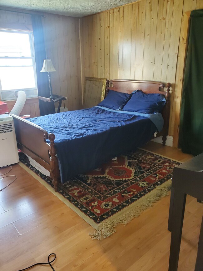 Bedroom - 167 Van Buren St